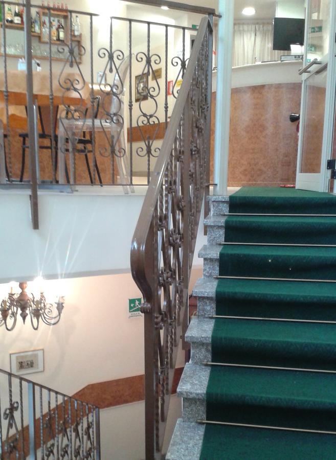 Hotel Fiumara Janov Exteriér fotografie